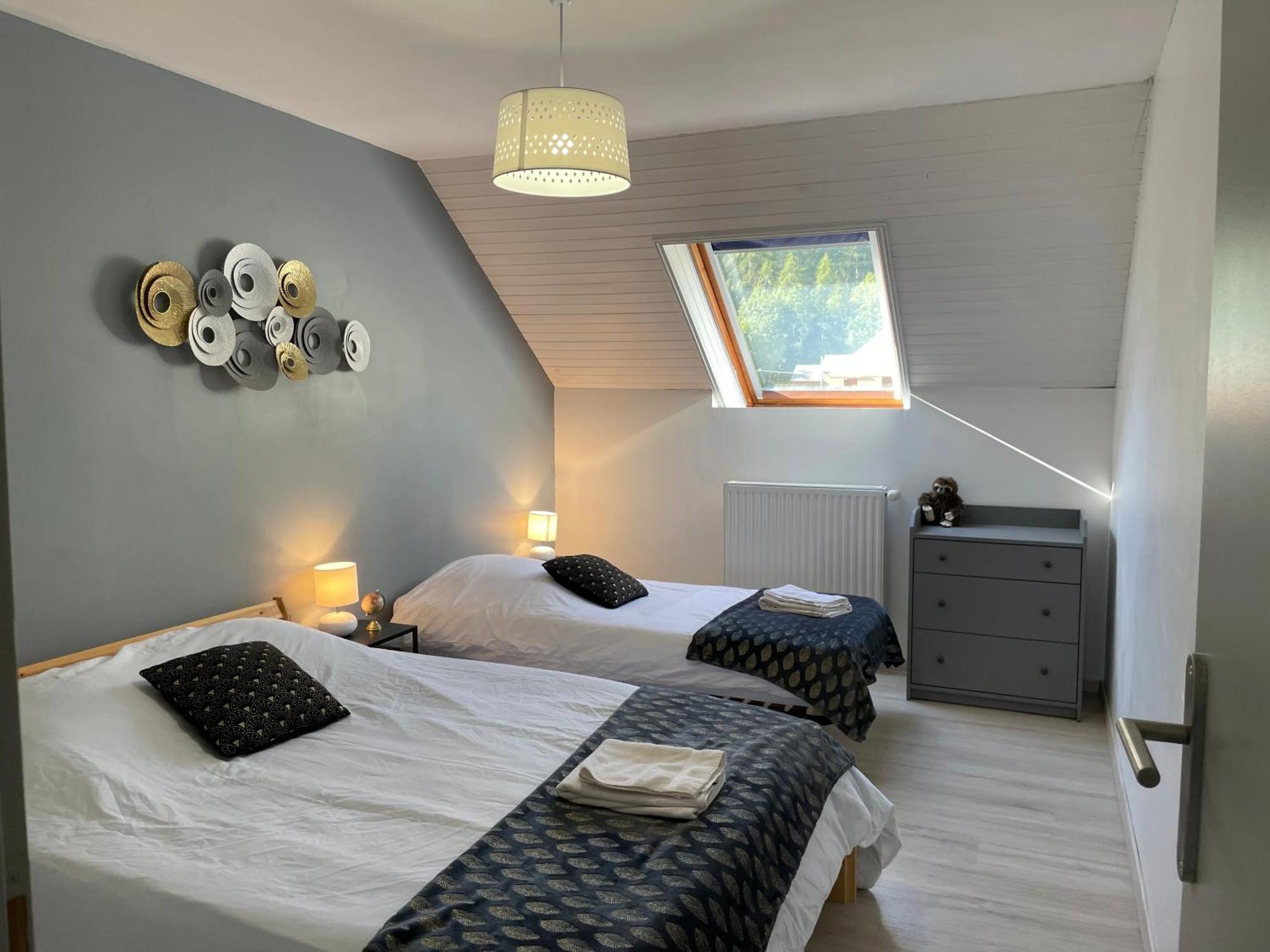 Maison L'Aiguille - 2 Appartements, 5 Chambres Et Table D'Hotes Au Pied De La Montagne A La Station De Laye Екстериор снимка